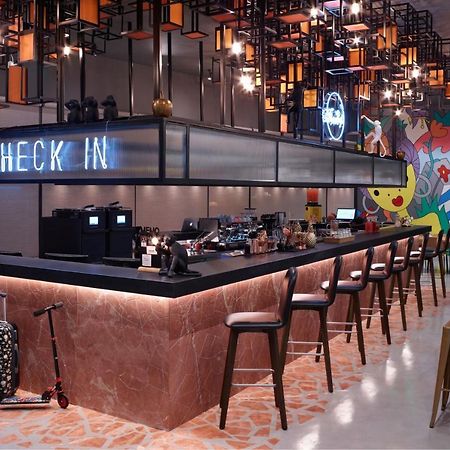 Moxy Athens City Экстерьер фото