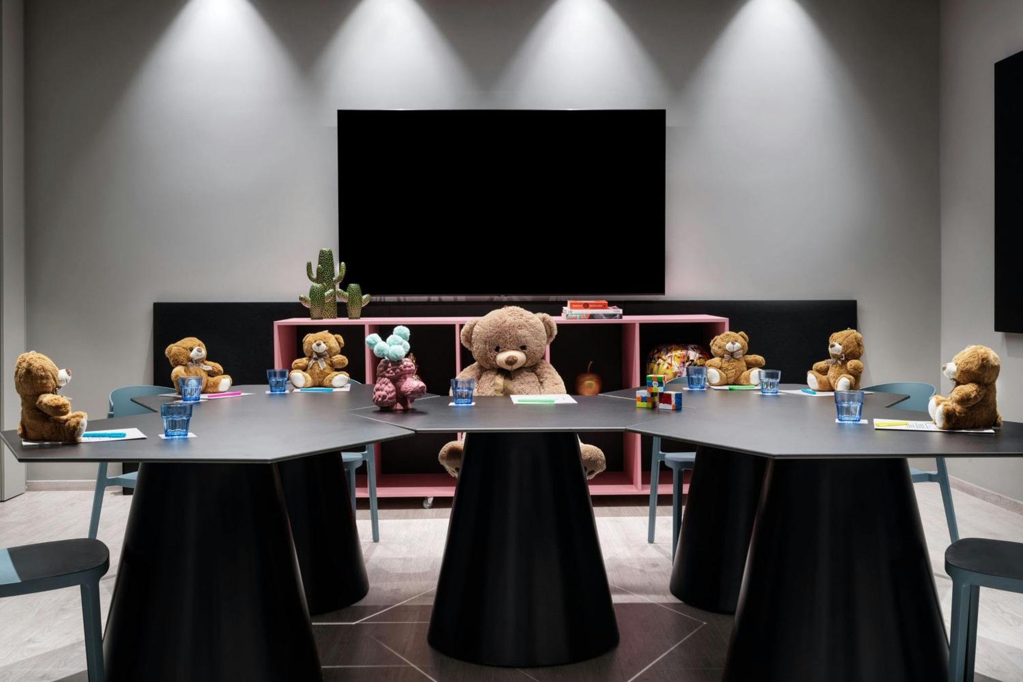 Moxy Athens City Экстерьер фото